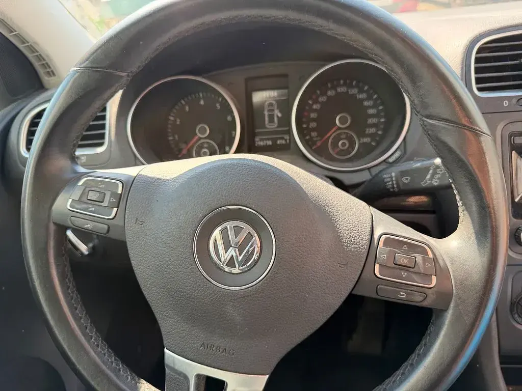 Gebraucht VW Golf VI Comfortline 122 PS (89 kW) 2010 Blau Limousine