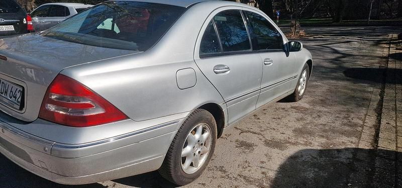 Gebraucht Mercedes C200 Elegance 163 PS (119 kW) 2000 Grau Limousine