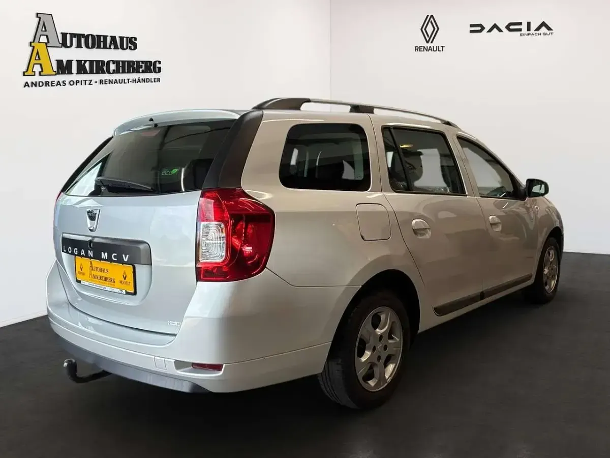 Gebraucht Dacia Logan Celebration 90 PS (66 kW) 2015 Platingrau Kombi