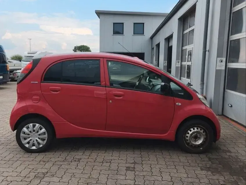 Gebraucht Peugeot iON Basis 35 kW (48 PS) 2011 Rot Kleinwagen