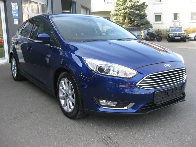Gebraucht Ford Focus Titanium 120 PS (88 kW) 2016 Blau Limousine