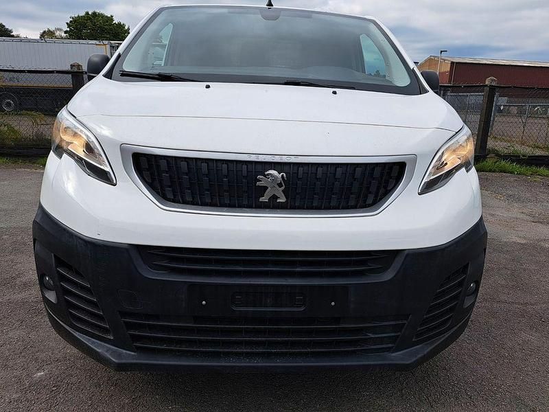 Weiß Gebraucht 2018 Peugeot Expert Premium Van | 11.750 € (Etwas zu teuer) - Bild 1/4