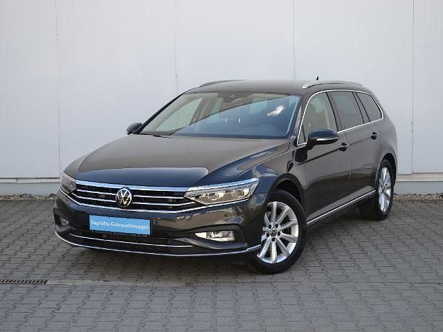 Gebraucht VW Passat Elegance 150 PS (110 kW) 2022 Grau Kombi