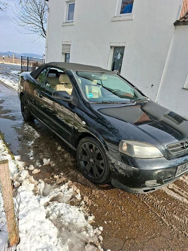 Gebraucht Opel Astra Cabriolet 125 PS (91 kW) 2001 Schwarz Cabrio