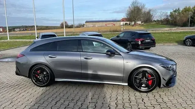 Gebraucht Mercedes CLA45 AMG AMG 421 PS (309 kW) 2025 Grau (mountaingrau) Coupé
