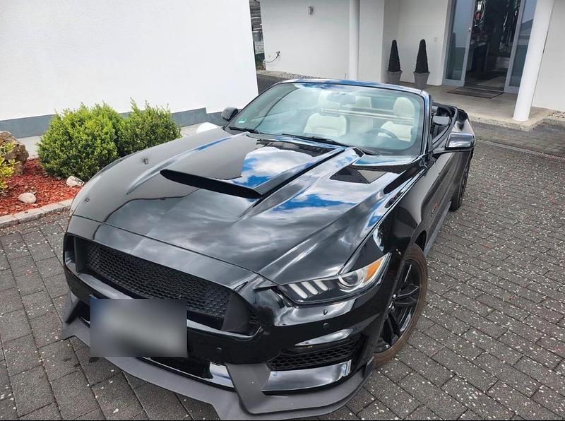 Second-hand Ford Mustang 314 CP (230 kW) 2017 Negru Cabrio