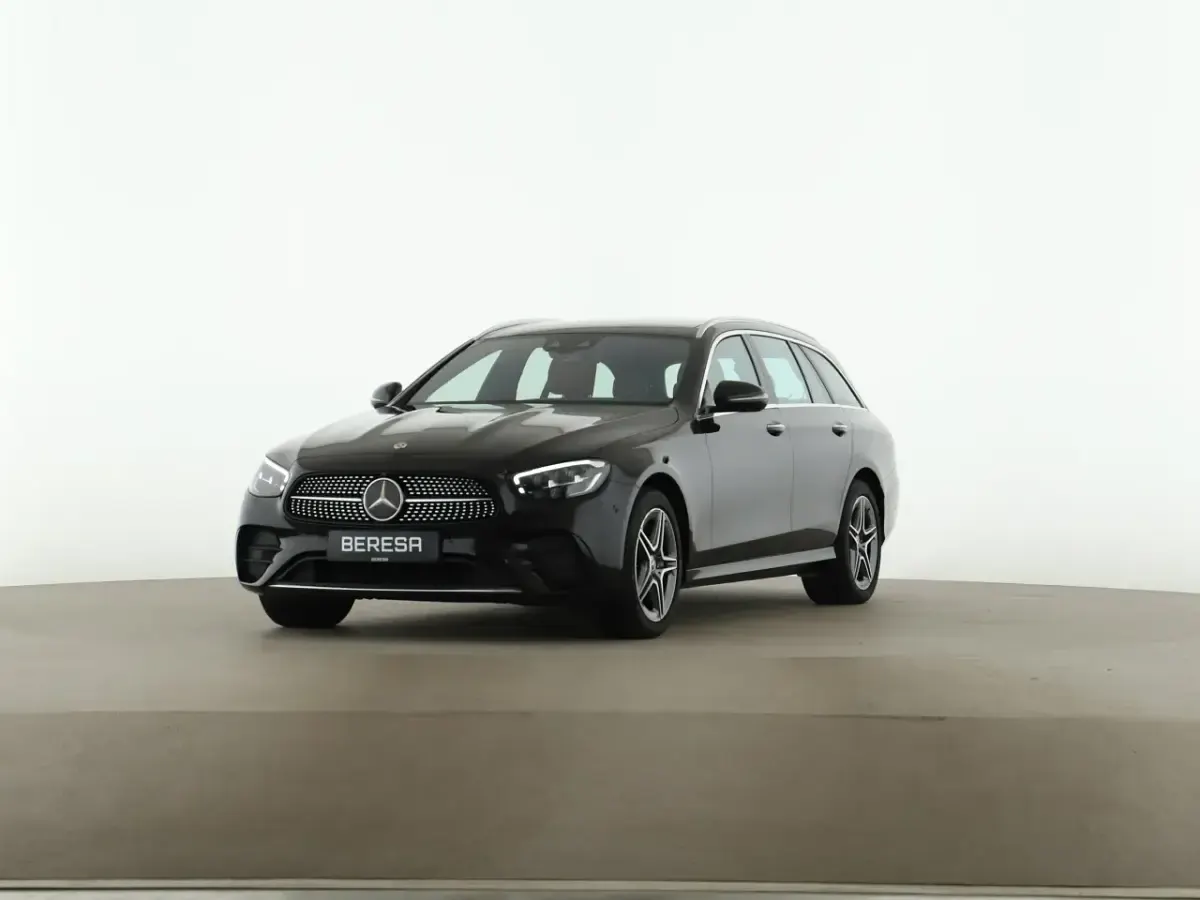 Gebraucht Mercedes E300 AMG 306 PS (225 kW) 2022 Schwarz Limousine