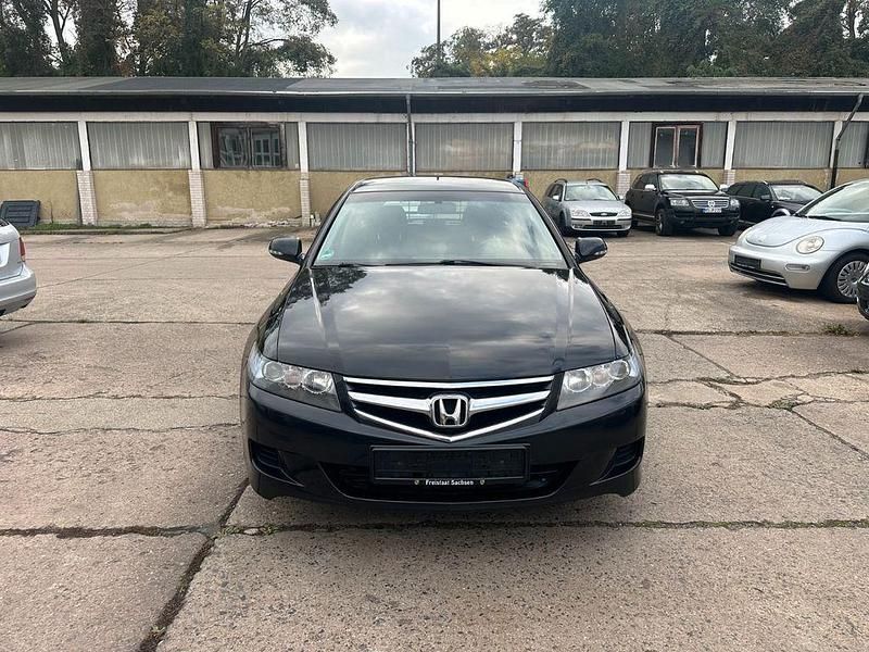 Schwarz Gebraucht 2006 Honda Accord Kombi | 3.500 € (Fairer Preis) - Bild 1/4