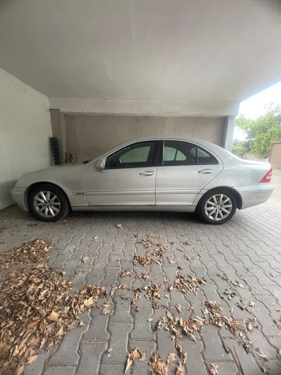 Silber Gebraucht 2002 Mercedes C180 Classic Limousine | 699 € (Superpreis) - Bild 1/4