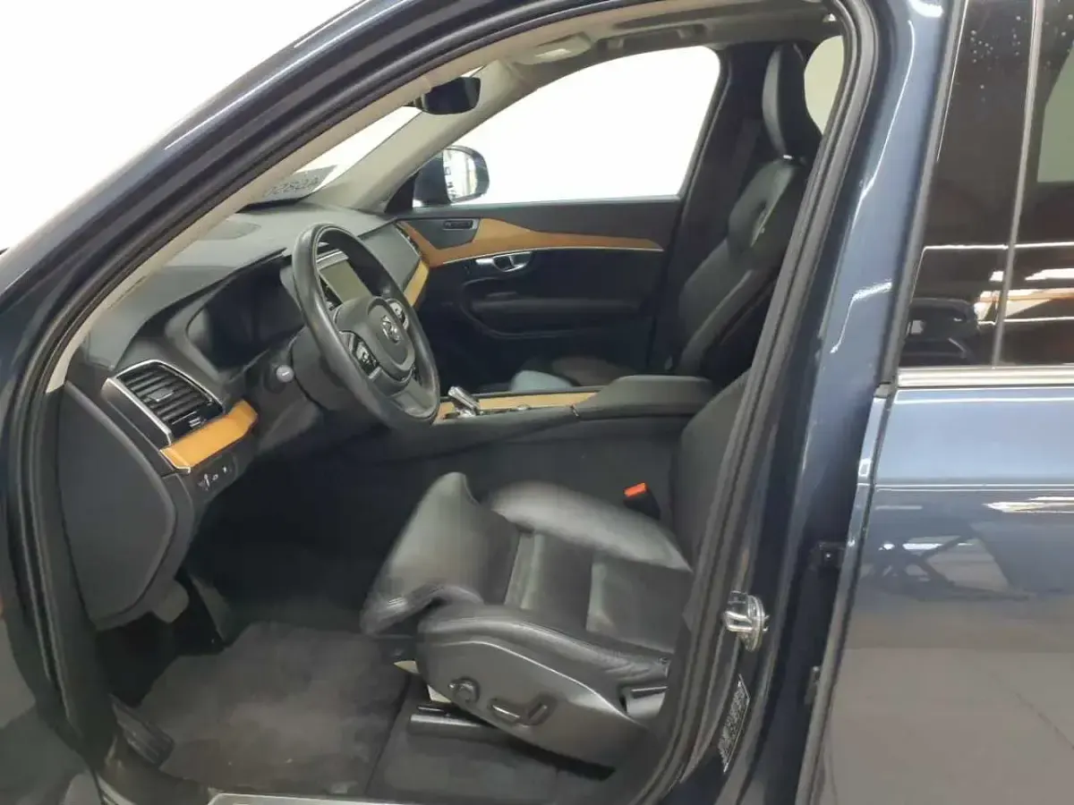Gebraucht Volvo XC90 Inscription 310 PS (228 kW) 2022 Denimblau metallic SUV