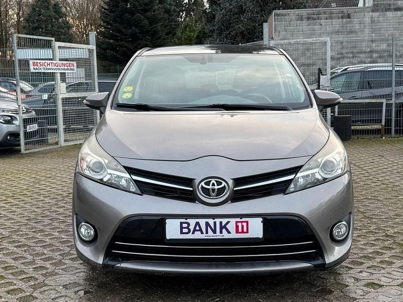 Gebraucht Toyota Verso Basis 111 PS (81 kW) 2015 Avantgarde bronze me Van / Kleinbus