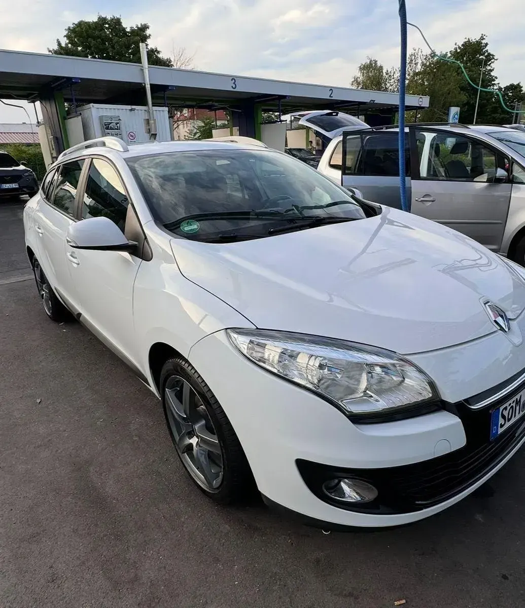 Gebraucht Renault Mégane GrandTour Dynamique 110 PS (80 kW) 2012 Weiß Kombi