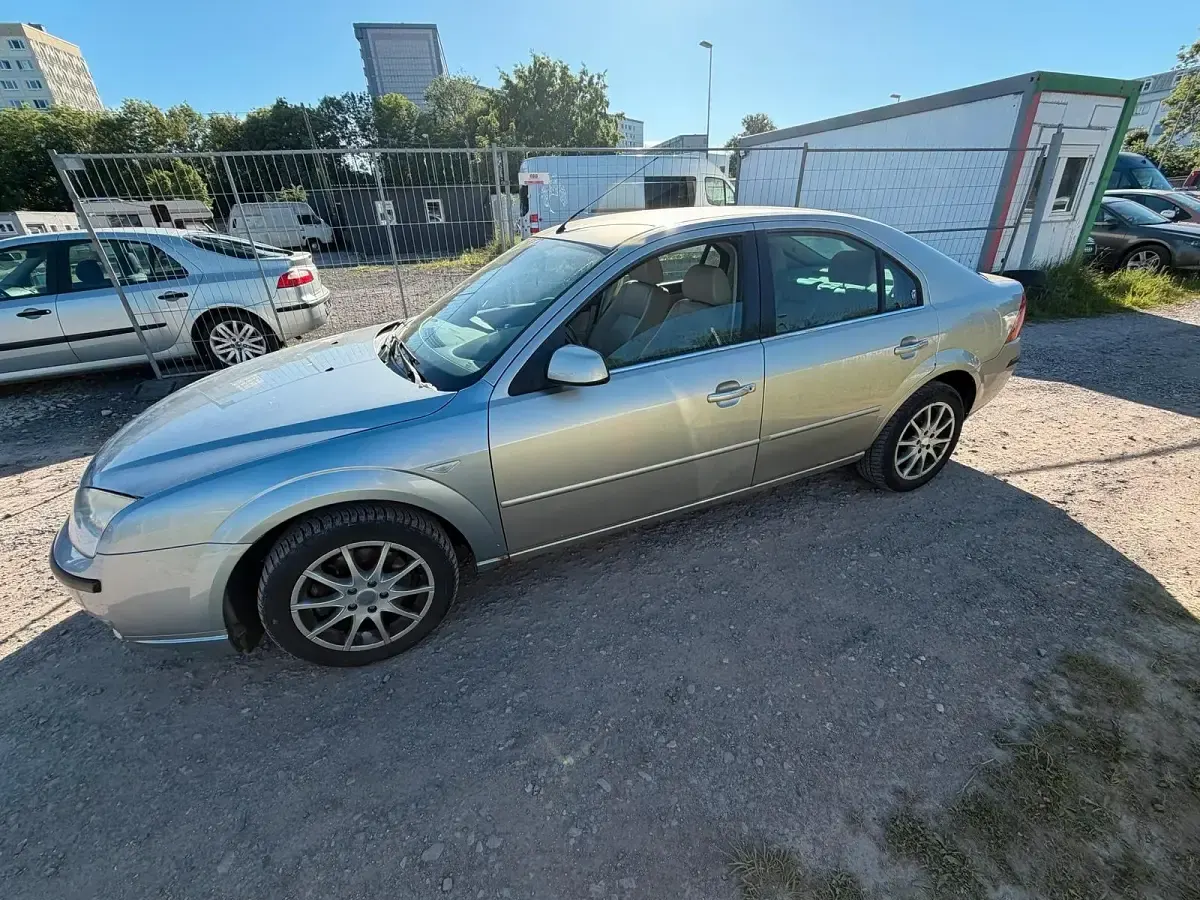 Gebraucht Ford Mondeo 131 PS (96 kW) 2004 Grau Limousine