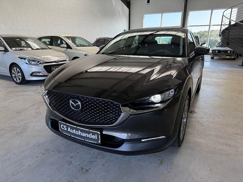 Grau Gebraucht 2020 Mazda CX-30 Selection SUV | 21.490 € (Etwas zu teuer) - Bild 1/4