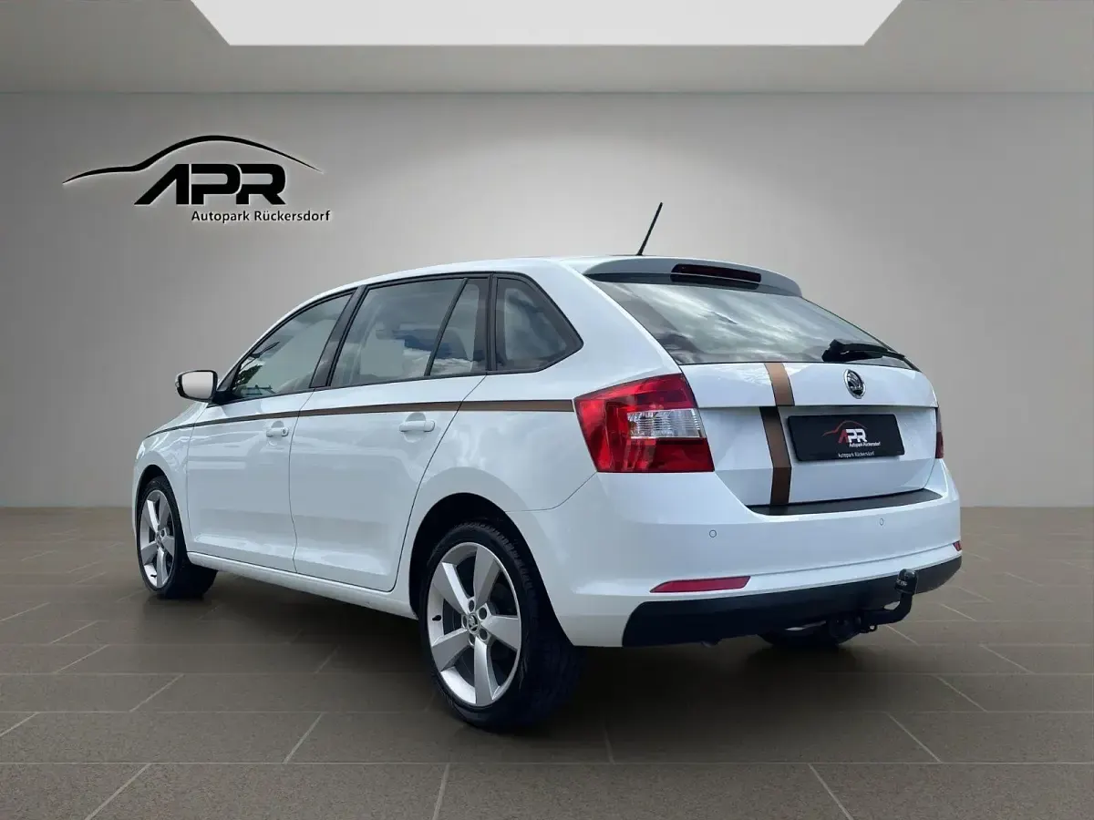 Gebraucht Skoda Rapid Style 116 PS (85 kW) 2015 Weiß Kleinwagen