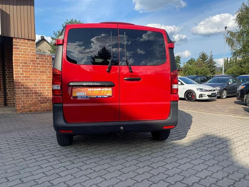 Gebraucht Mercedes Vito 163 PS (119 kW) 2019 Jupiterrot Van