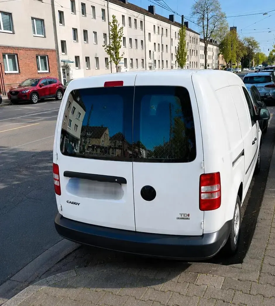 Używany VW Caddy 102 KM (75 kW) 2015 Biały Minivan