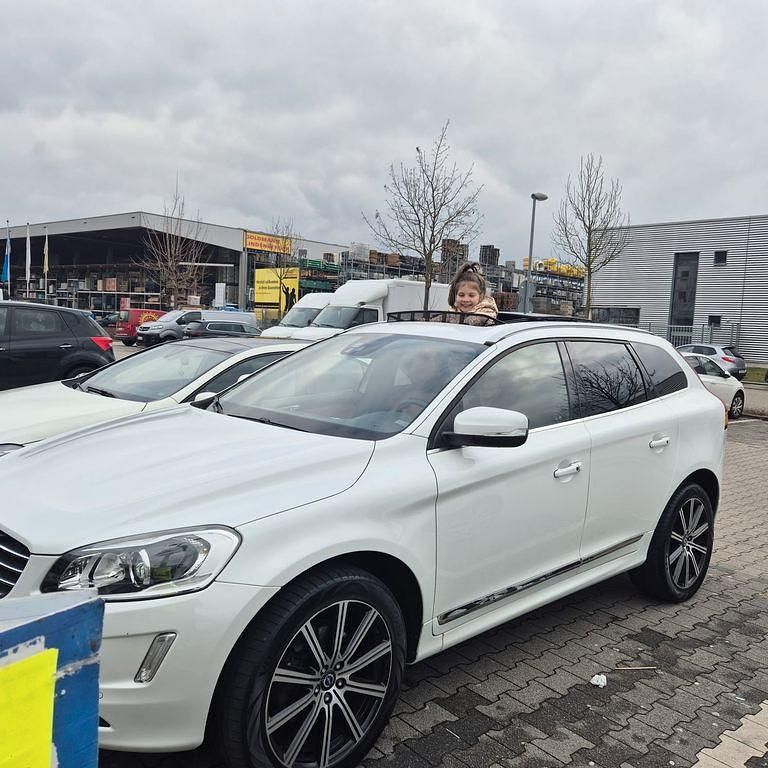 Weiß Gebraucht 2015 Volvo XC60 Momentum SUV | 20.000 € (Superpreis) - Bild 1/4