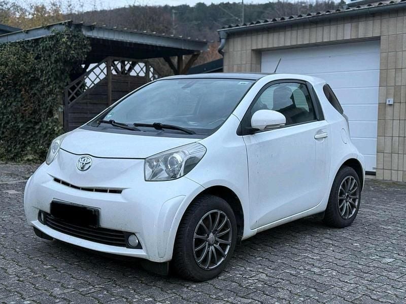 Weiß Gebraucht 2009 Toyota iQ Kleinwagen | 2.950 € (Guter Preis) - Bild 1/4