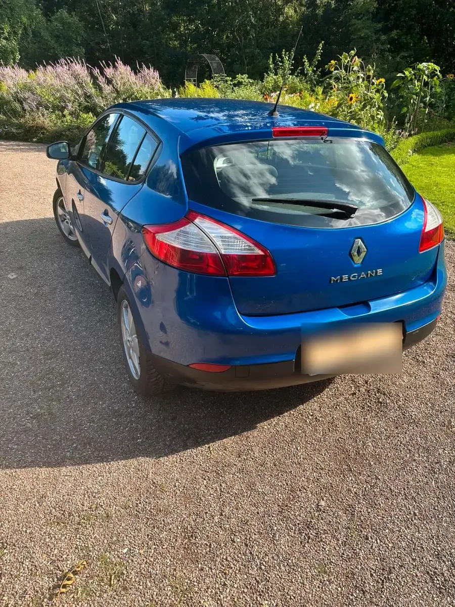 Gebraucht Renault Mégane 110 PS (80 kW) 2012 Blau Limousine