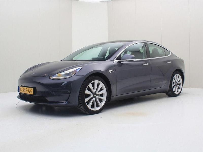 Grau Gebraucht 2019 Tesla Model 3 Long Range AWD Limousine | 23.900 € (Fairer Preis) - Bild 1/4