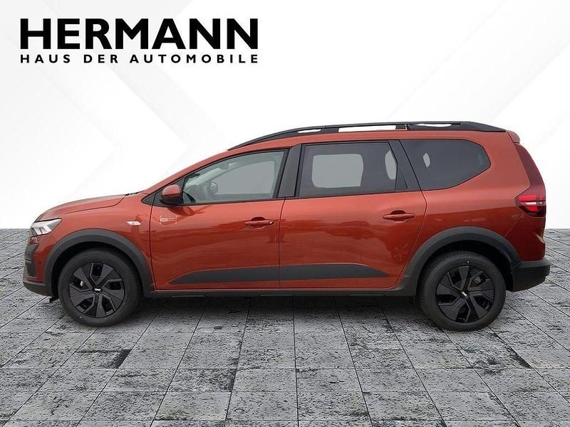 Neu Dacia Jogger Expression 110 PS (80 kW) 2025 Braun Van / Kleinbus