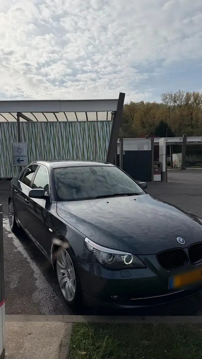 Gebraucht BMW 530 235 PS (172 kW) 2008 Grau Limousine