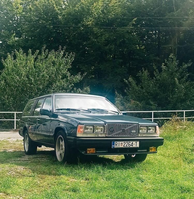 Grün Gebraucht 1989 Volvo 745 Limousine | 6.500 € - Bild 1/4