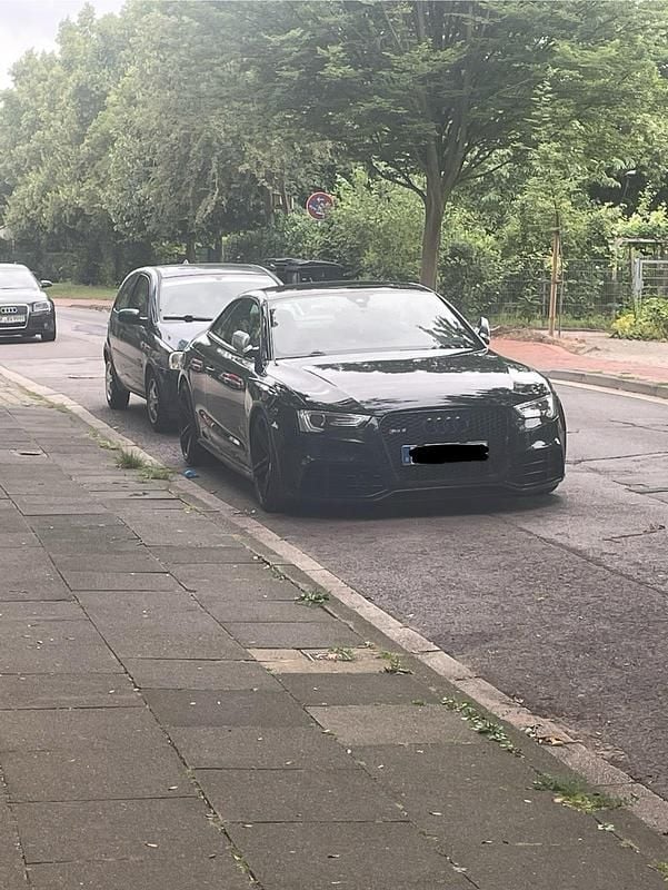 Schwarz Gebraucht 2014 Audi RS5 Coupé | 23.900 € (Fairer Preis) - Bild 1/4