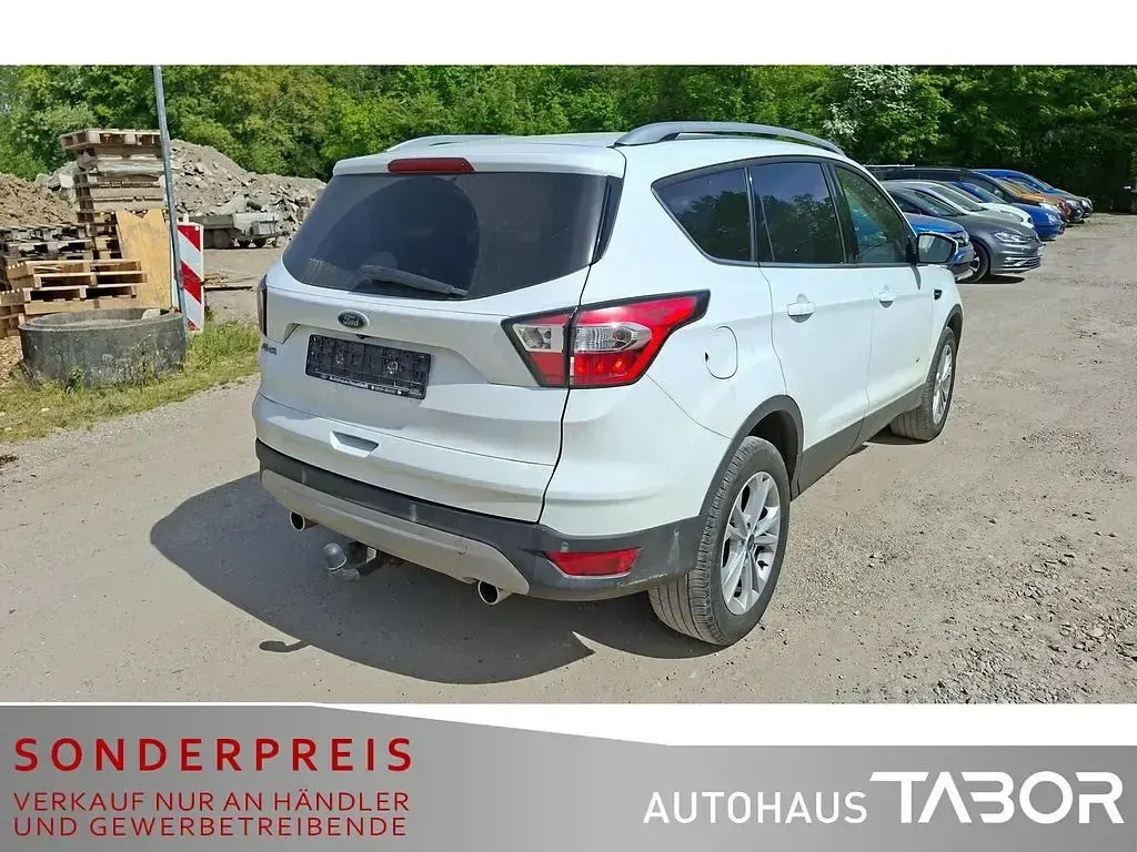 Gebraucht Ford Kuga Titanium 150 PS (110 kW) 2017 Frostweiß SUV