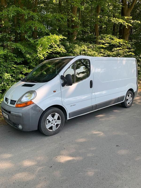 Weiß Gebraucht 2004 Renault Trafic Van / Kleinbus | 3.200 € - Bild 1/4