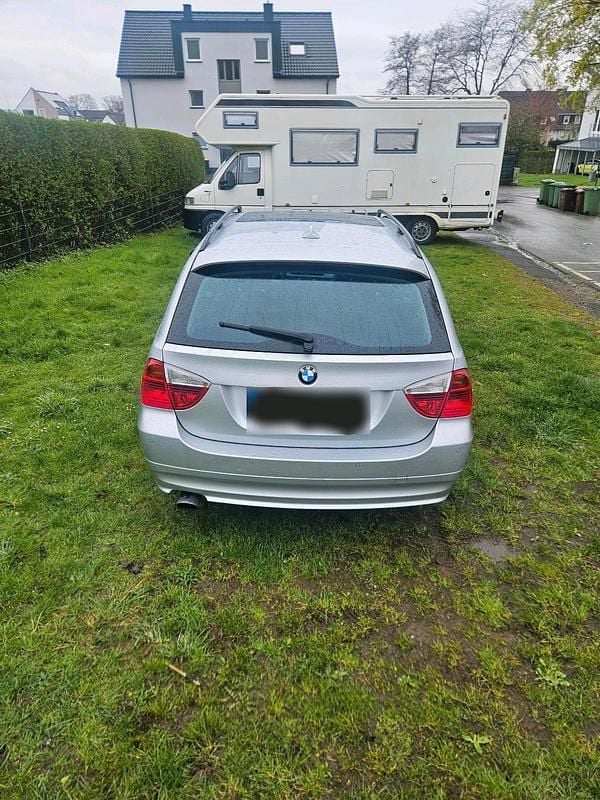 Gebraucht BMW 320 130 PS (95 kW) 2007 Grau Kombi