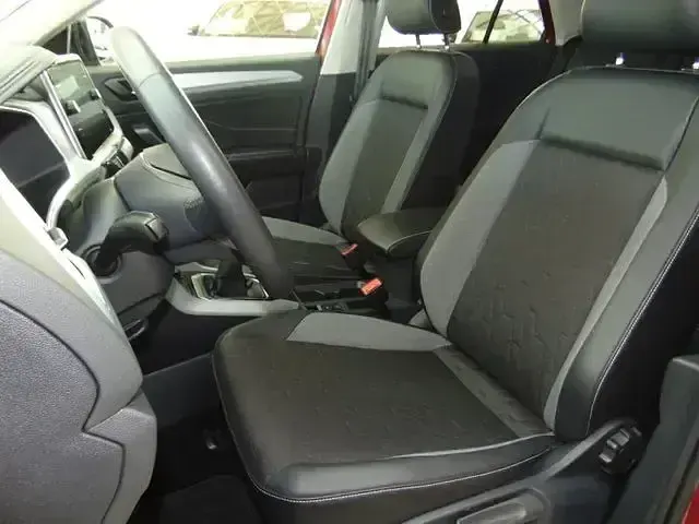 Gebraucht VW T-Roc Life 150 PS (110 kW) 2025 Rot SUV