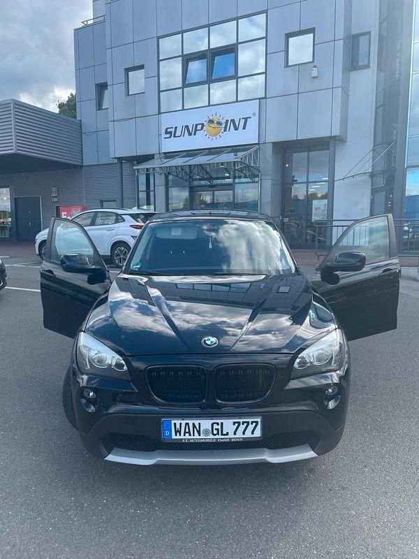 Schwarz Gebraucht 2011 BMW X1 SUV | 5.500 € (Fairer Preis) - Bild 1/4