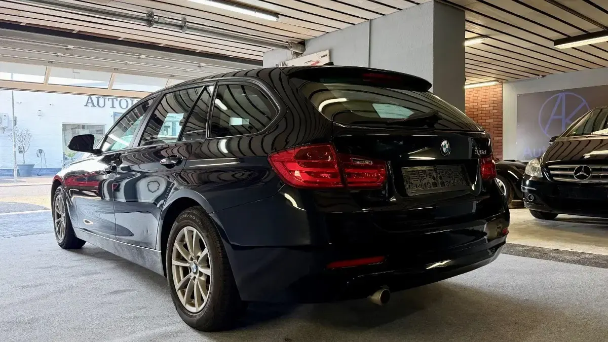 Gebraucht BMW 316 116 PS (85 kW) 2013 Schwarz Kombi
