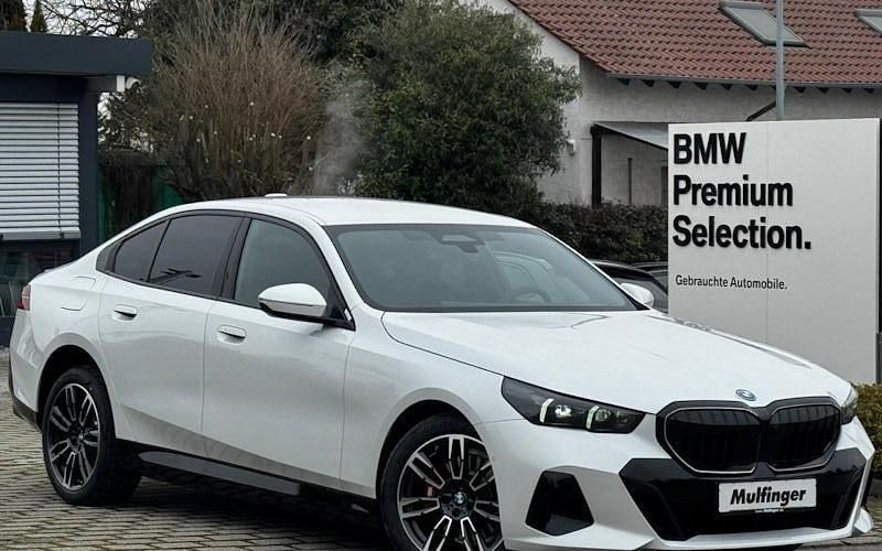 Neu BMW 530e Shadowline 299 PS (219 kW) 2026 Weiß Kombi