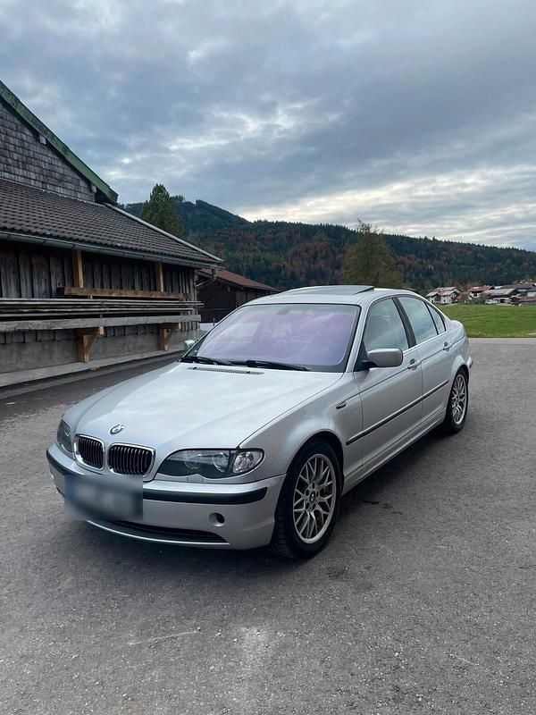 Silber Gebraucht 2003 BMW 330 Limousine | 4.550 € (Guter Preis) - Bild 1/4