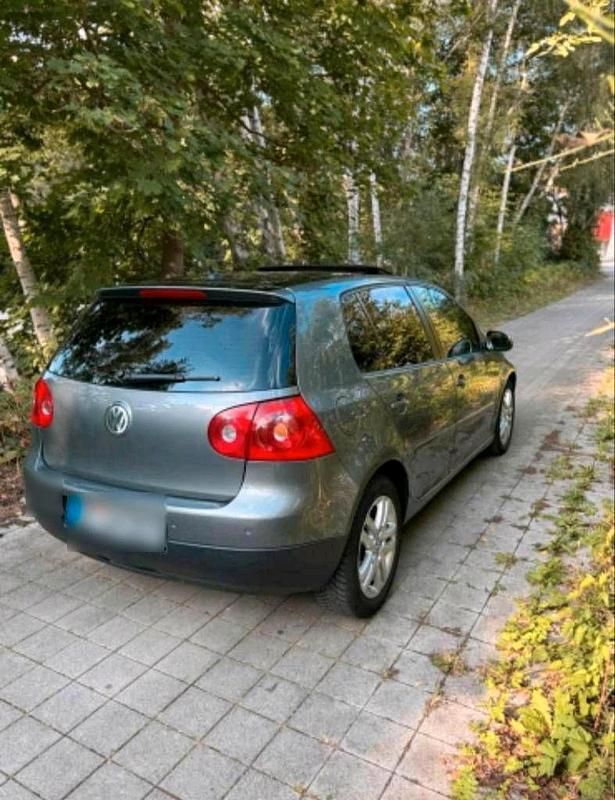 Gebraucht VW Golf V 140 PS (102 kW) 2005 Grau Kleinwagen