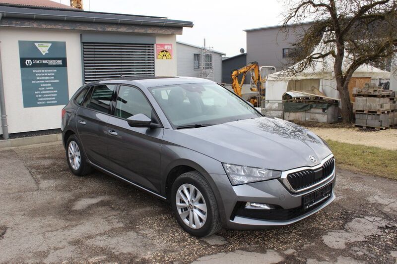 Grau Gebraucht 2023 Skoda Scala Ambition Kleinwagen | 18.490 € (Guter Preis) - Bild 1/4