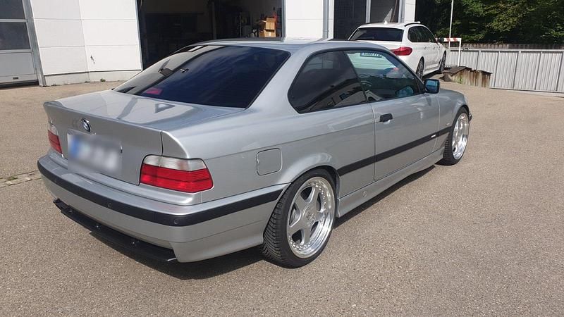 Gebraucht BMW 328 193 PS (141 kW) 1998 Silber Coupé