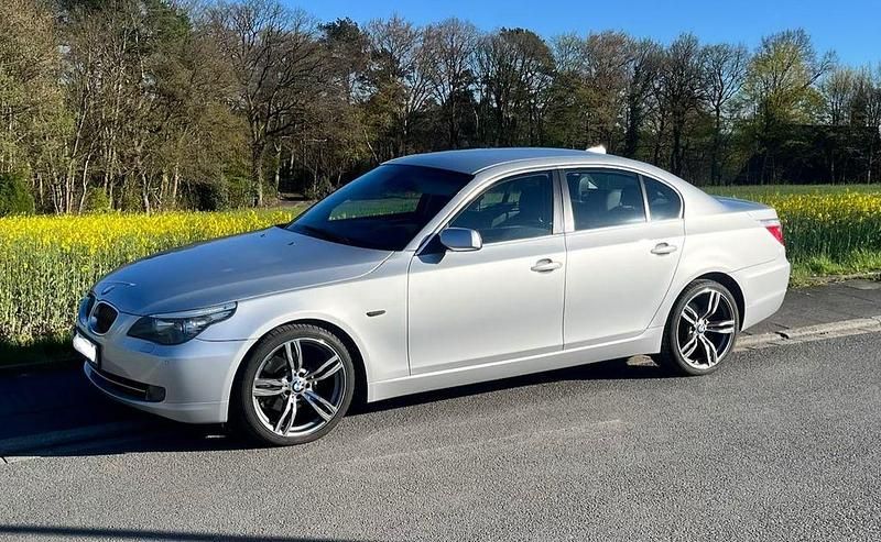 Gebraucht BMW 525 218 PS (160 kW) 2008 Silber Limousine