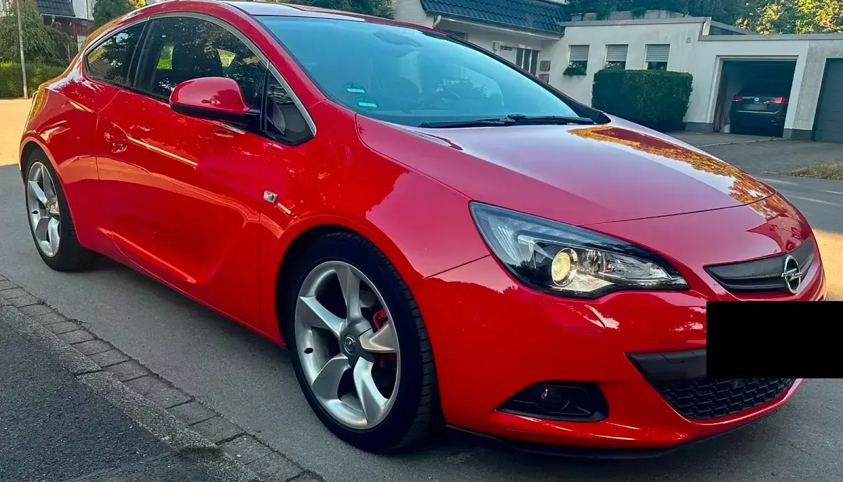 Gebraucht Opel Astra GTC 190 PS (139 kW) 2012 Rot Coupé