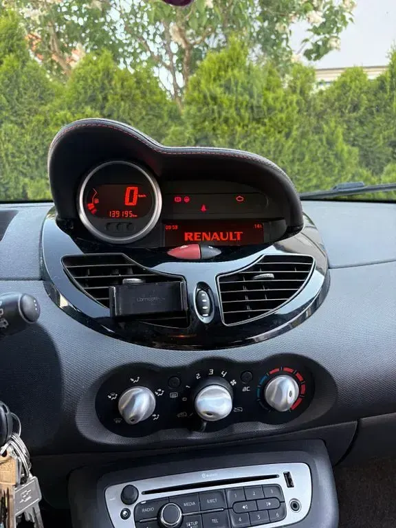 Używany Renault Twingo Dynamique 75 KM (55 kW) 2012 Biały Hatchback