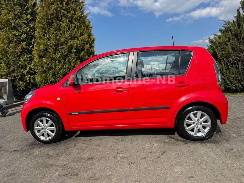 Gebraucht Daihatsu Sirion 91 PS (66 kW) 2009 Rot Kleinwagen