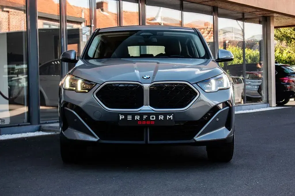 Käytetty BMW X2 Performance 156 HP (114 kW) 2024 Harmaa Katumaasturi