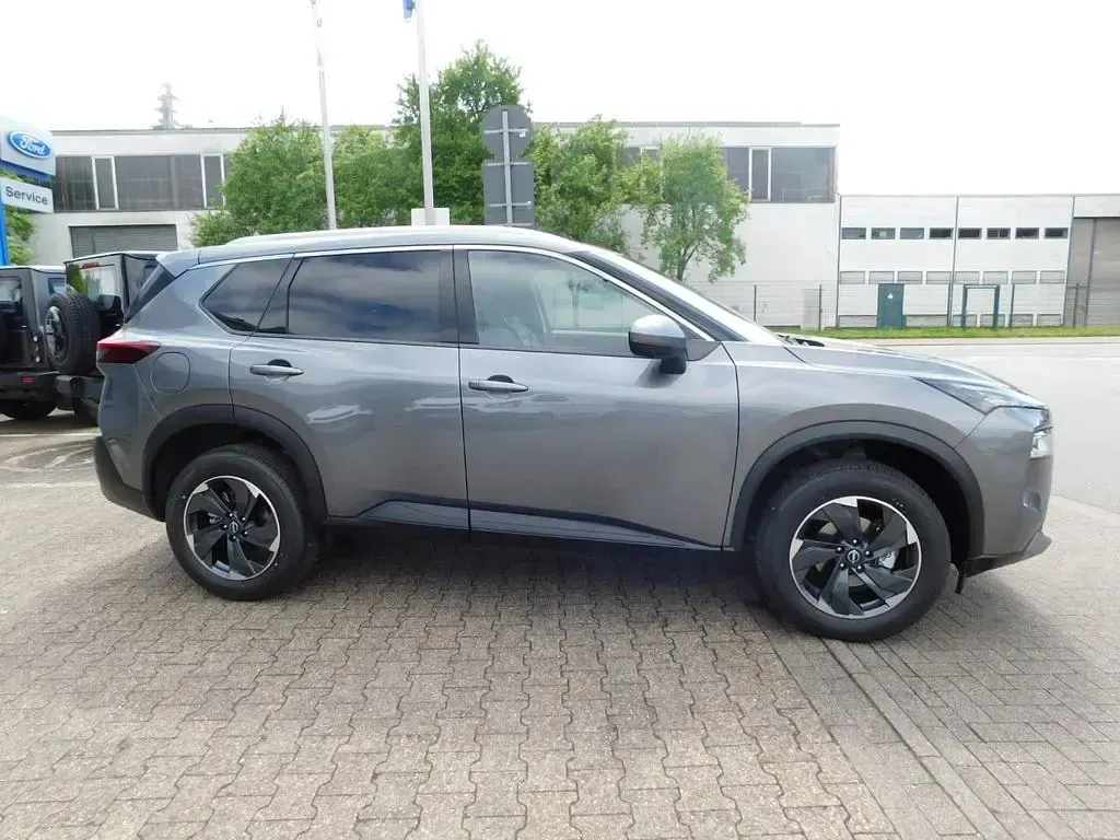 Neu Nissan X-Trail 360º 163 PS (119 kW) 2026 Grau SUV