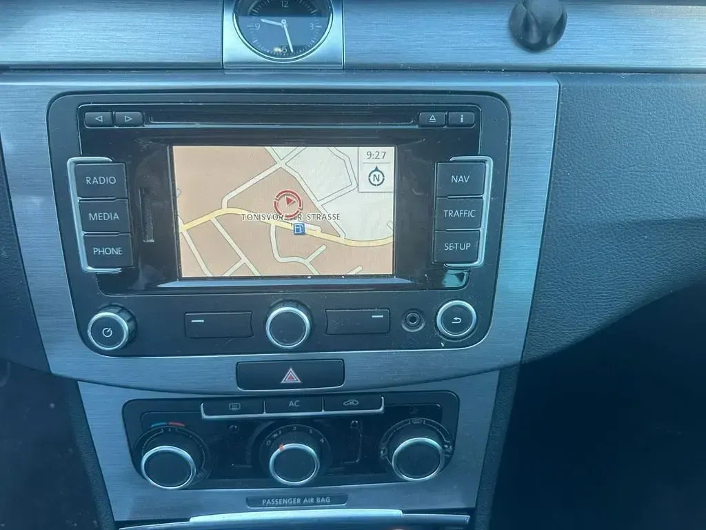 Gebraucht VW Passat 122 PS (89 kW) 2011 Silber Kombi