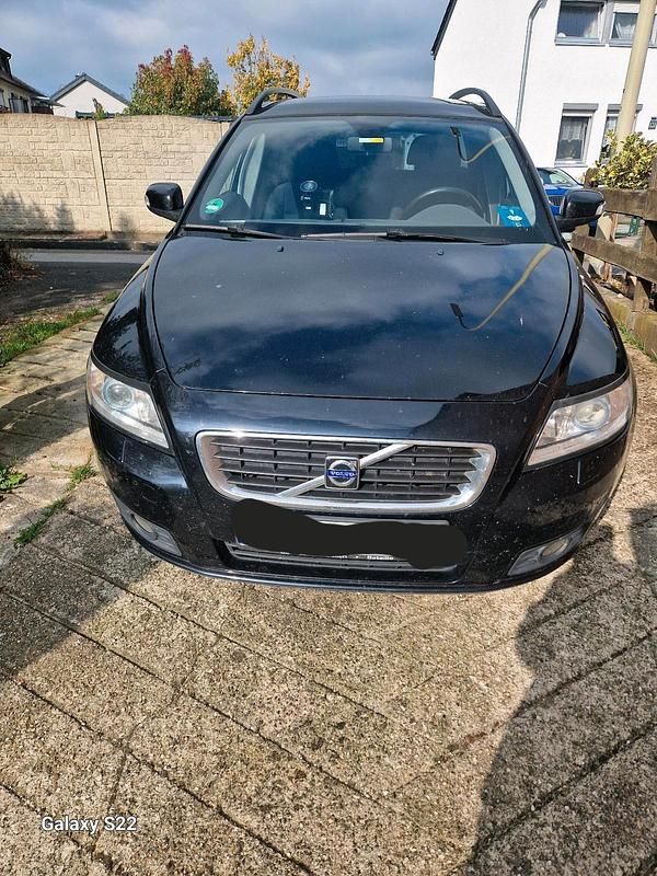 Schwarz Gebraucht 2009 Volvo V50 Kombi | 3.450 € (Etwas zu teuer) - Bild 1/4