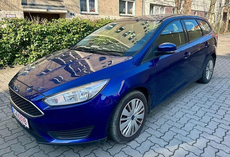 Gebraucht Ford Focus Business Edition 101 PS (74 kW) 2016 Blau Limousine