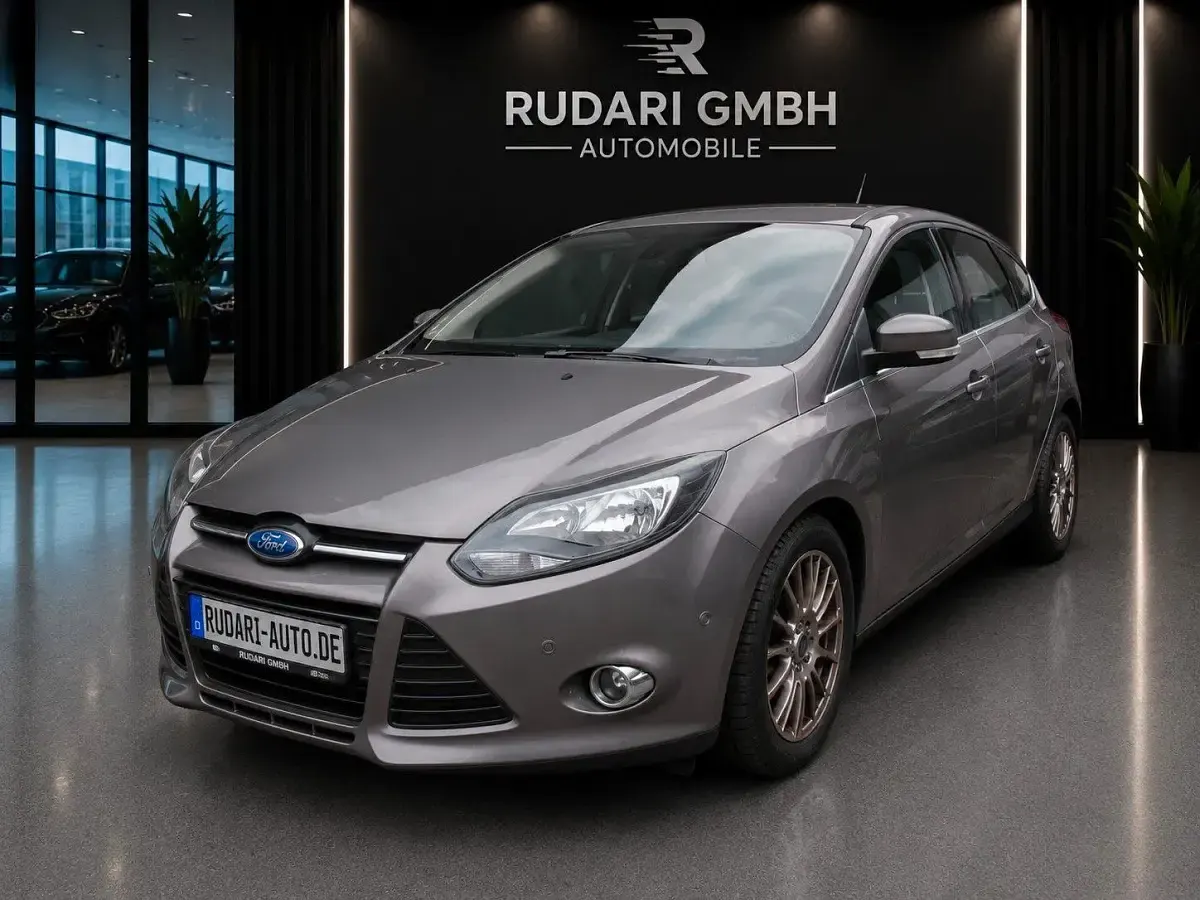 Gebraucht Ford Focus Titanium 150 PS (110 kW) 2011 Braun Kleinwagen